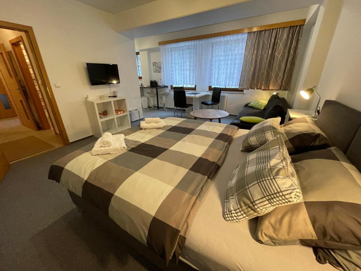 Apartmany U Posty ヤーヒモフ エクステリア 写真