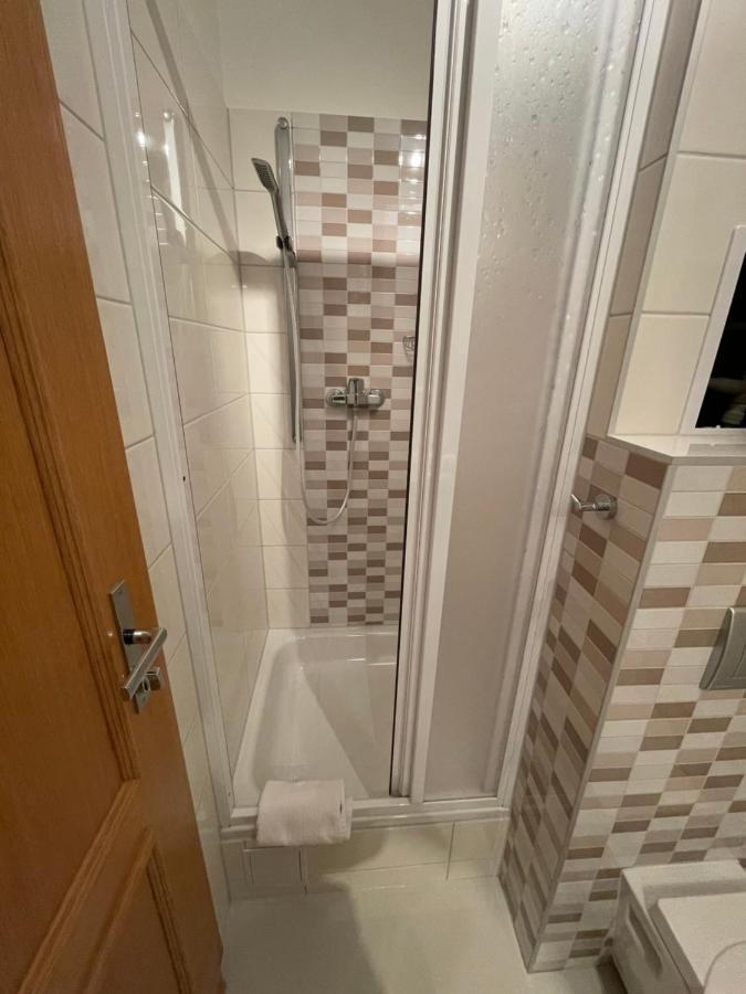Apartmany U Posty ヤーヒモフ エクステリア 写真
