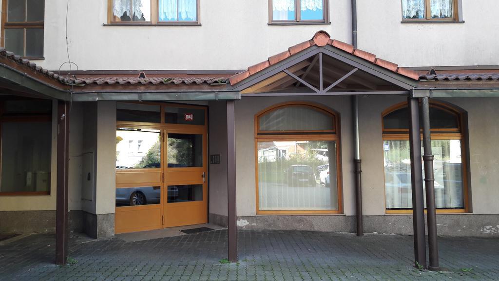 Apartmany U Posty ヤーヒモフ エクステリア 写真